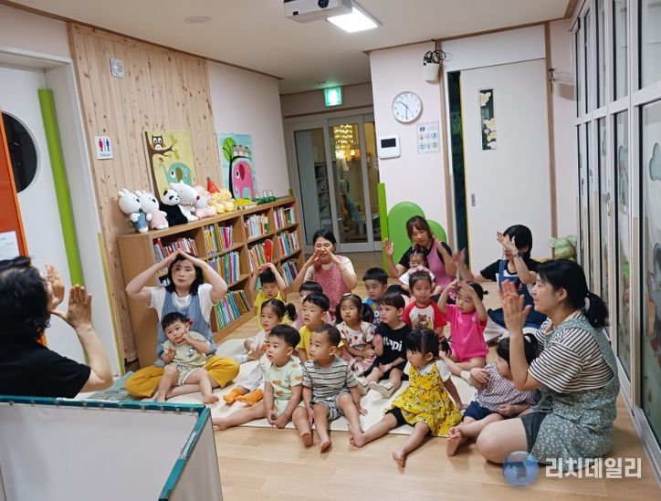 푸른길 도서관 ‘찾아가는 구연 동화’ 운영