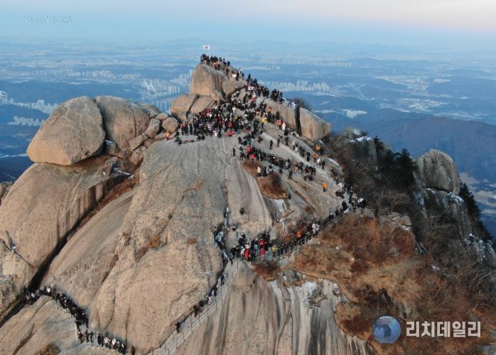 북한산국립공원 백운대 탐방객