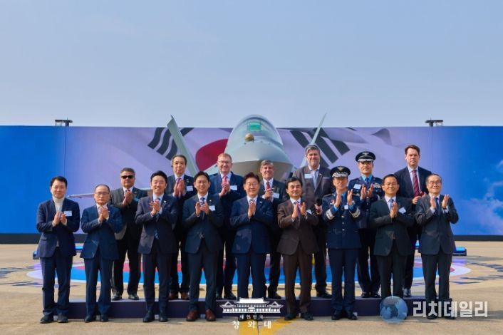 KF-21 양산 1호기 출고식(청와대)