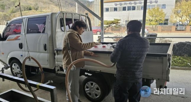 영동군, 유용미생물 600톤 공급 ‘영농 준비 완료’... 품질향상, 환경보호, 비용절감까지 효자 노릇 톡톡
