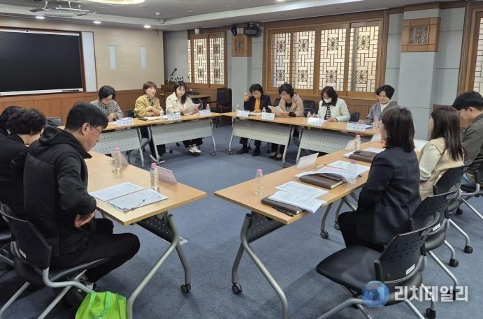 나주시가 지난 23일 11개 기관 장기요양기관을 대상으로 지정갱신 관련 사전 간담회를 실시했다.