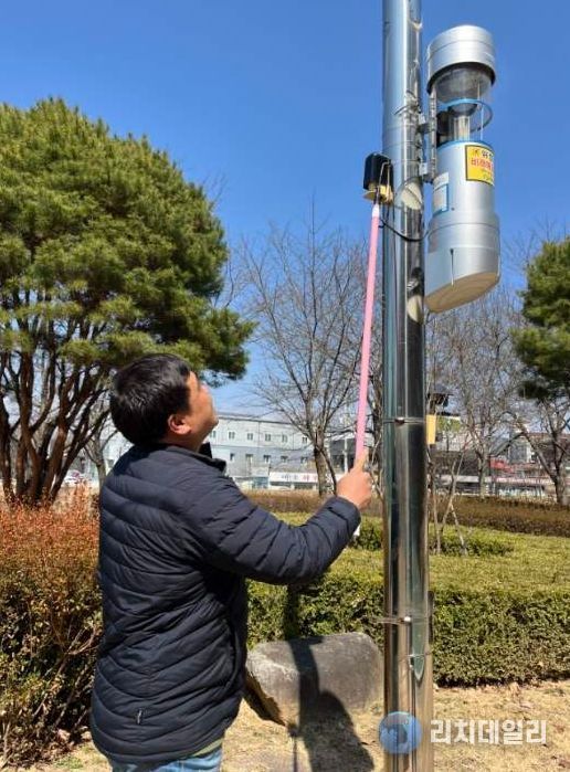 기피제 분사함 및 포충기 4월부터 본격 가동