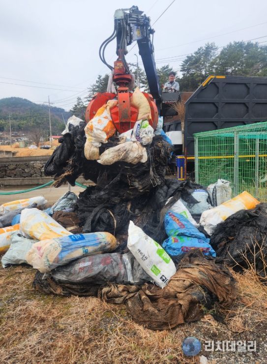 거제시, “봄 맞이 농촌 정화” 활동 전개