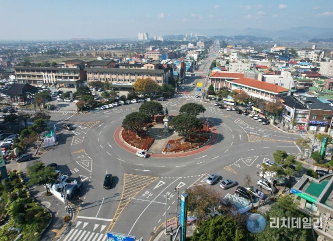 : 부여군청 전경