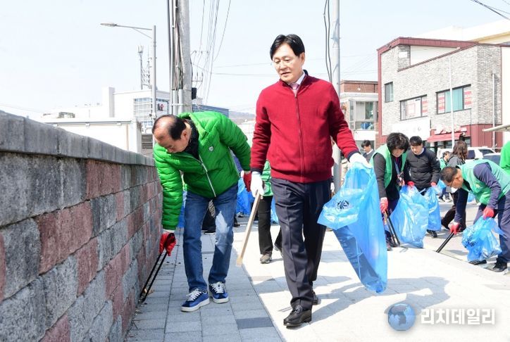 봄맞이 대청소 나선 강화군, 군민과 함께 만드는 청정 강화