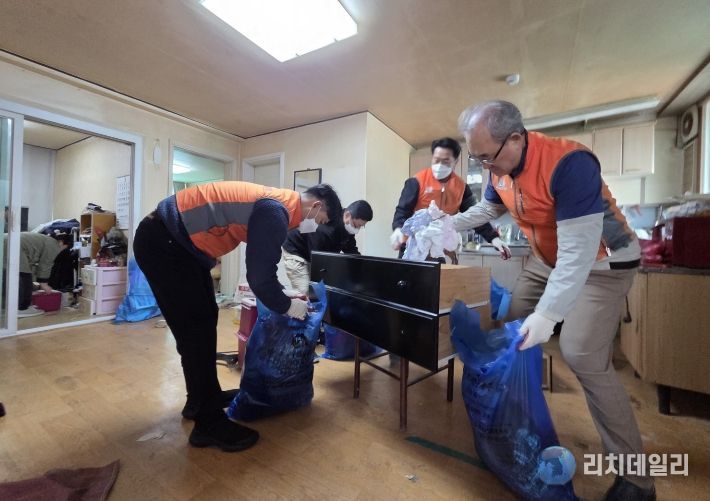진천군 저장강박세대 지원 활동