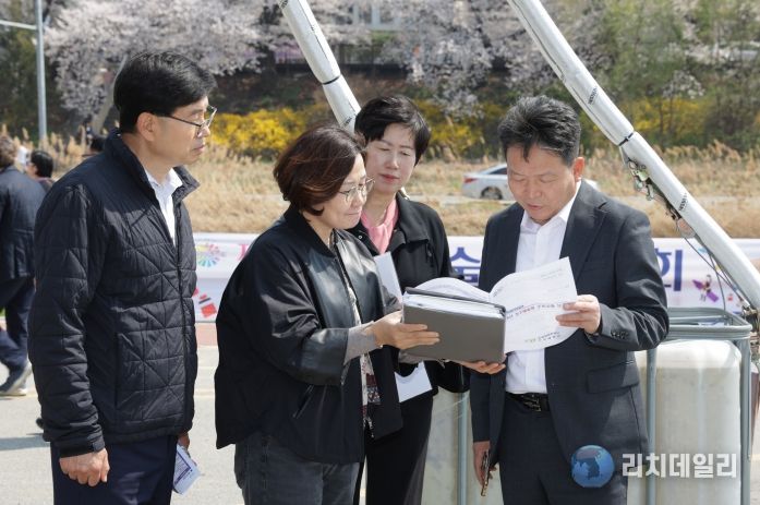 신병대 청주부시장, 청주예술제 앞두고 현장점검 실시(맨 오른쪽 신병대 청주부시장)