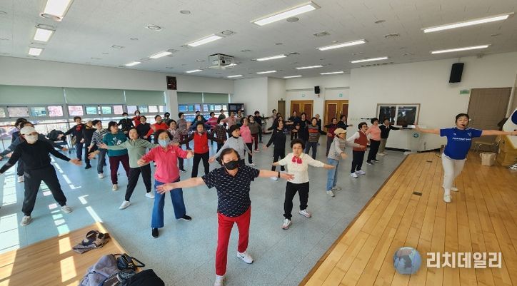 2026년 헬시하트 실버체조단 건강UP사업 운영)