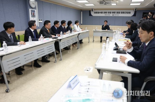 김민석 국무총리가 10일 영등포구 한강성심병원에서 열린 의료필수품 관련 현장 애로 점검 합동간담회에서 발언을 하고 있다.(국무조정실)